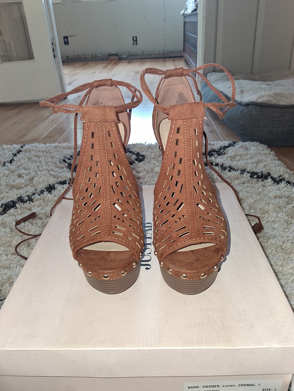 Womens Sz. 7 Wedge Sandals